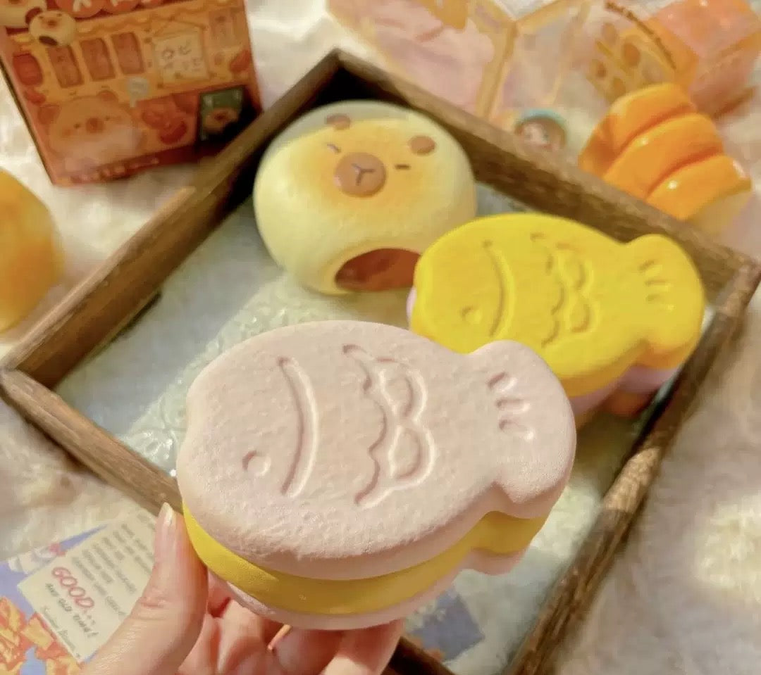 Moozy biscuits and fishes cakes squishy