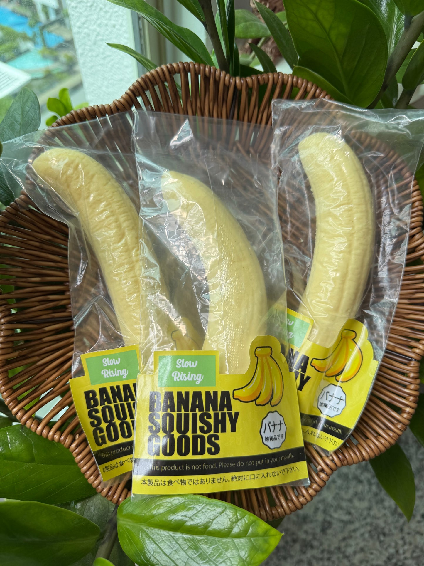 Banana squishy slow rising/ slow rebound